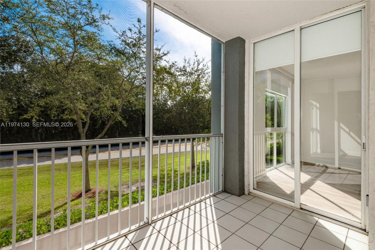 9725 NW 52nd St , Unit 213, Doral, FL 33178 Photo