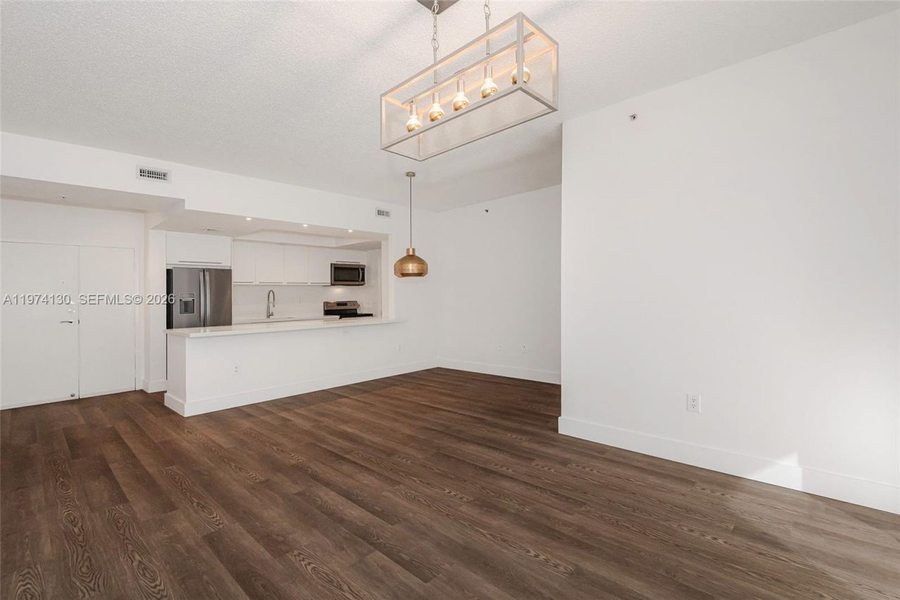 9725 NW 52nd St , Unit 213, Doral, FL 33178 Photo