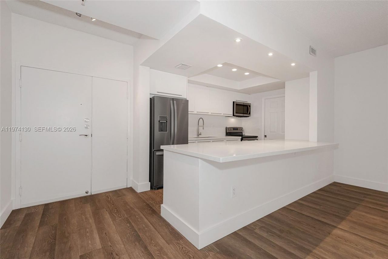 9725 NW 52nd St , Unit 213, Doral, FL 33178 Photo