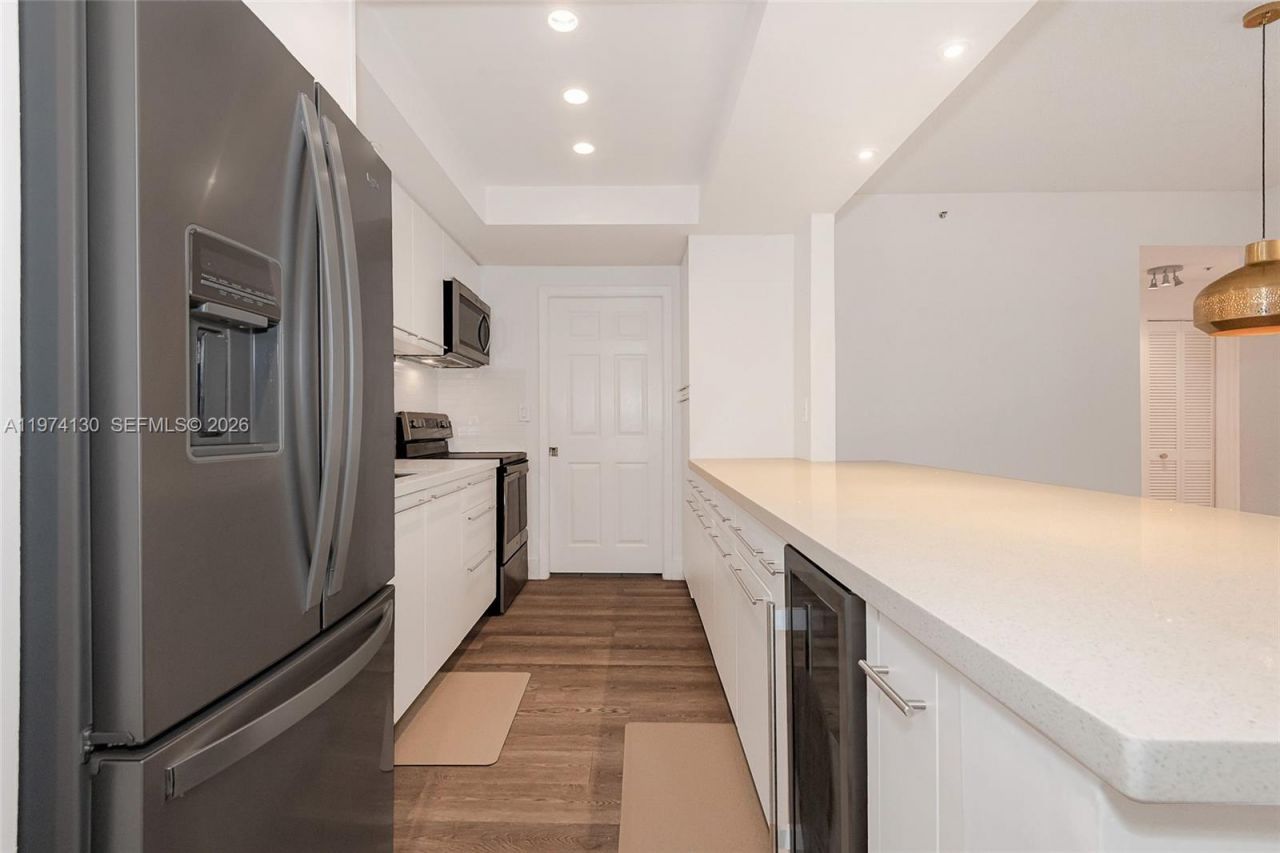 9725 NW 52nd St , Unit 213, Doral, FL 33178 Photo