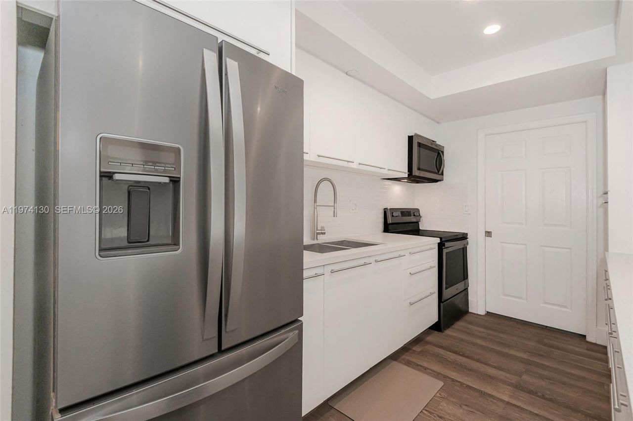 9725 NW 52nd St , Unit 213, Doral, FL 33178 Photo