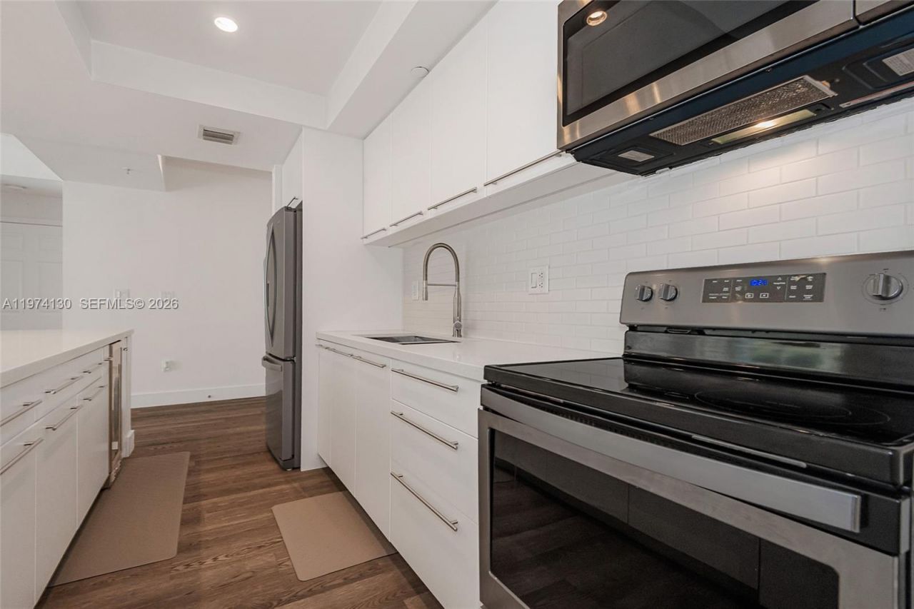 9725 NW 52nd St , Unit 213, Doral, FL 33178 Photo