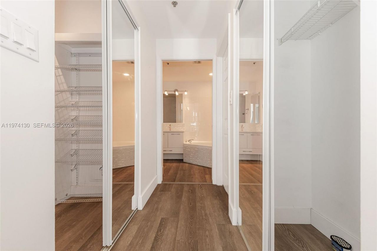 9725 NW 52nd St , Unit 213, Doral, FL 33178 Photo