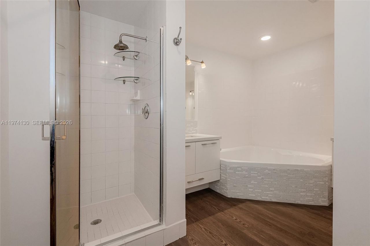 9725 NW 52nd St , Unit 213, Doral, FL 33178 Photo