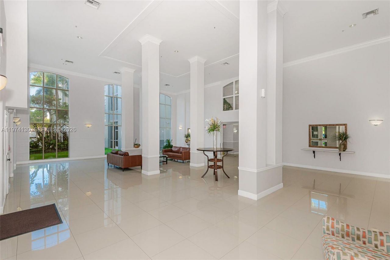 9725 NW 52nd St , Unit 213, Doral, FL 33178 Photo