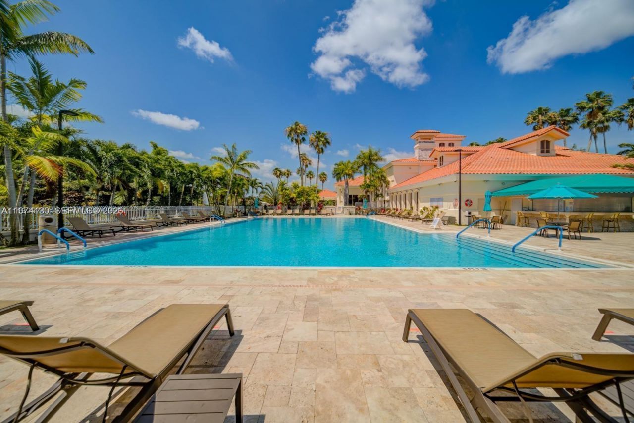 9725 NW 52nd St , Unit 213, Doral, FL 33178 Photo