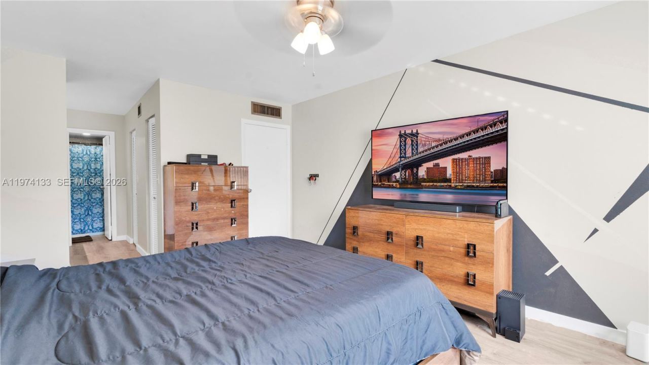 6301 N Falls Cir Dr, Unit 206, Lauderhill, FL 33319 Photo