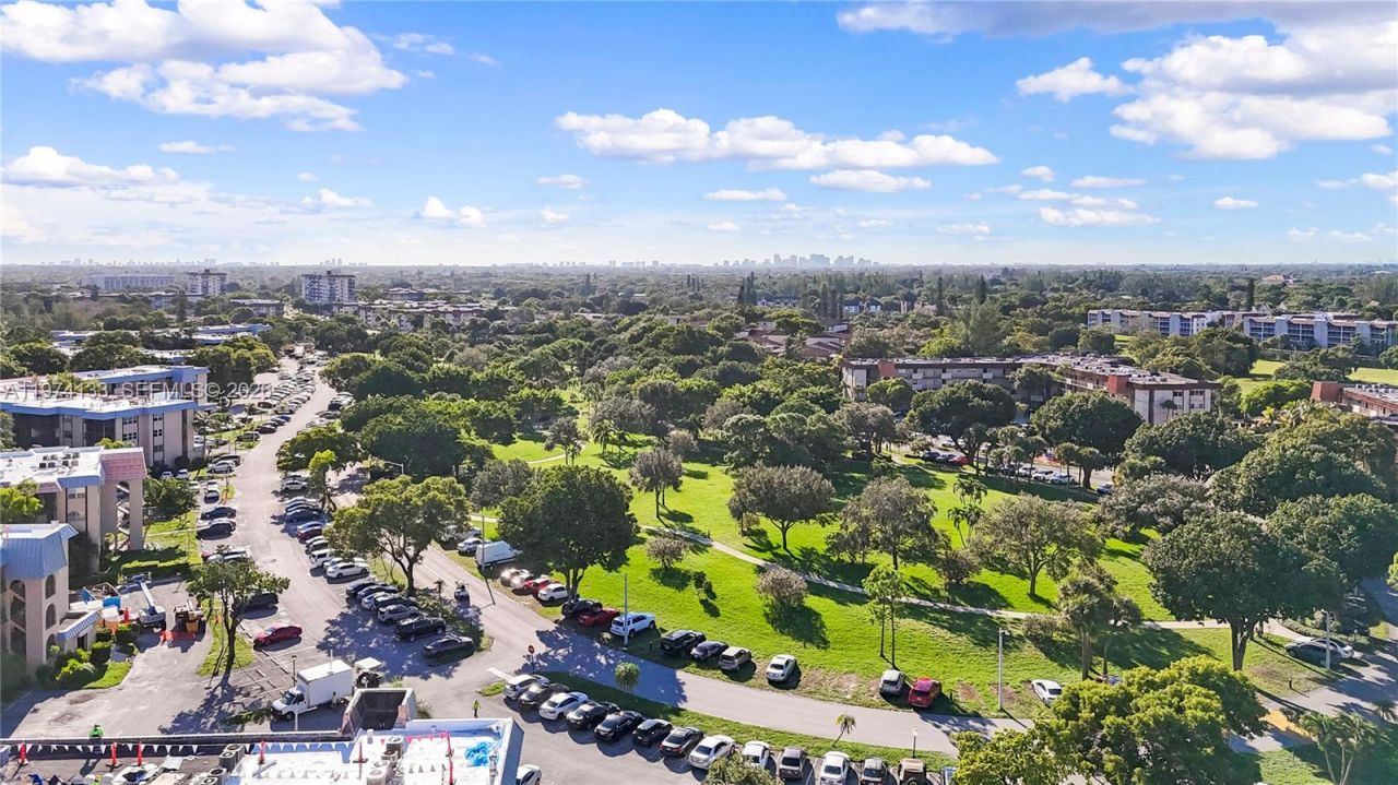 6301 N Falls Cir Dr, Unit 206, Lauderhill, FL 33319 Photo