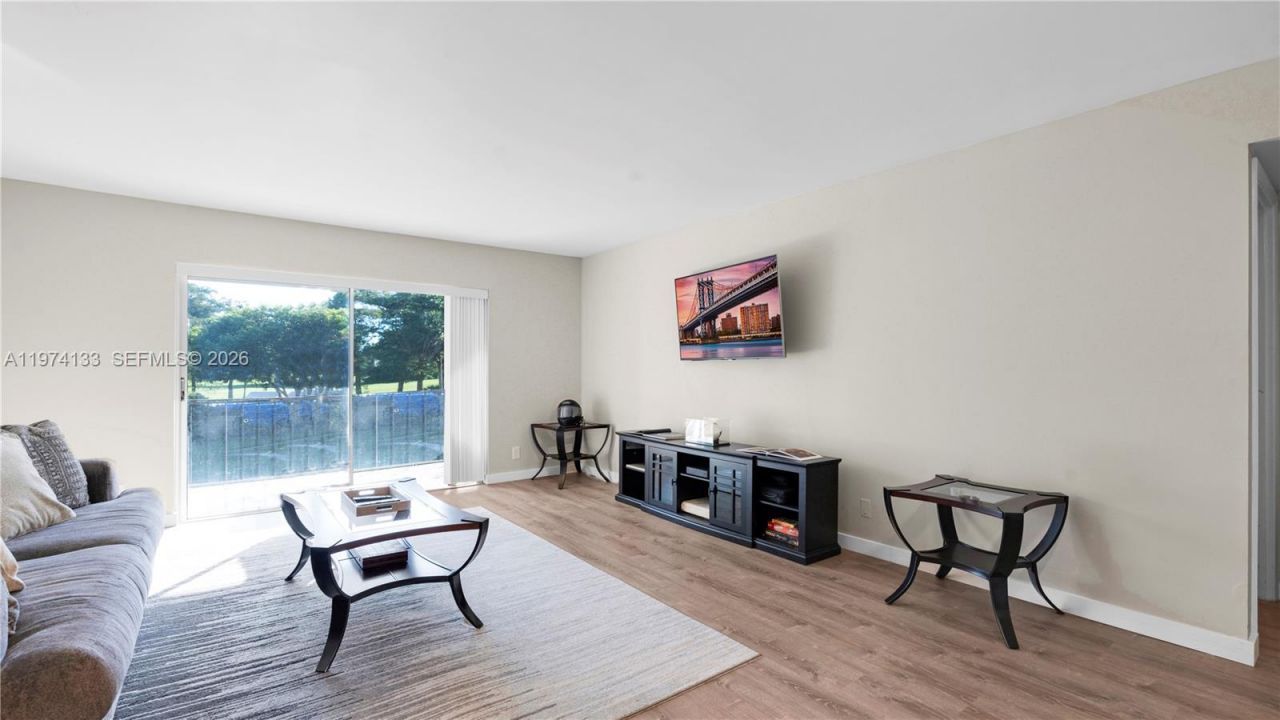 6301 N Falls Cir Dr, Unit 206, Lauderhill, FL 33319 Photo