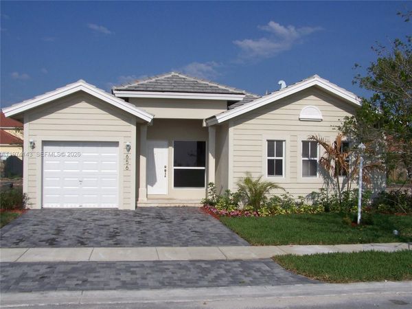 656 SE 30th Ter, Homestead, FL 33033