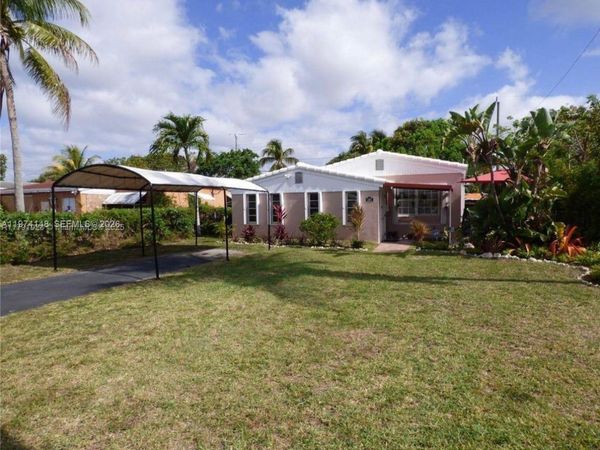 1487 NE 179th St, North Miami Beach, FL 33162