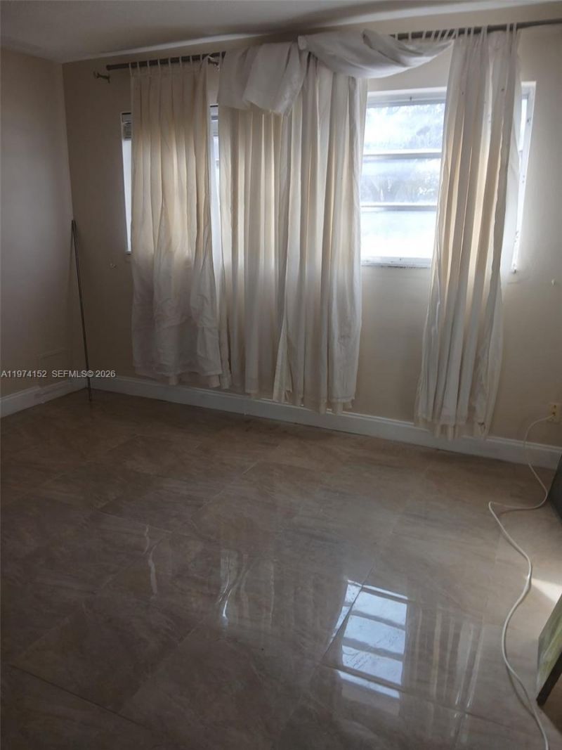 180 NE 12th Ave, Unit 15A, Hallandale Beach, FL 33009 Photo