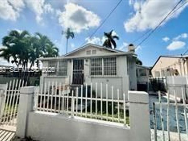 2228 SW 2nd St, Miami, FL 33135
