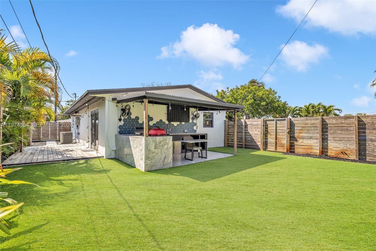 1151 NE 42nd Ct, Pompano Beach, FL 33064 Photo