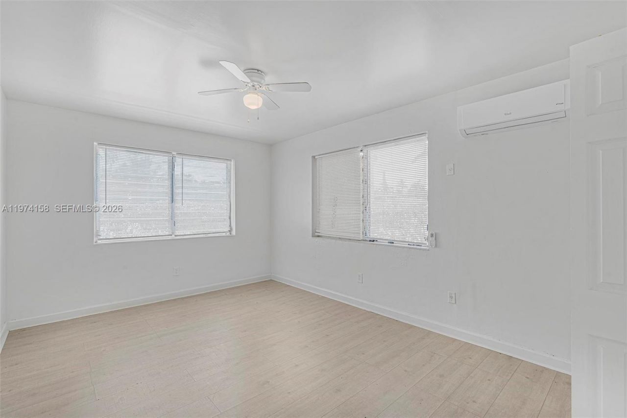 8031 Hawthorne Ave , Miami Beach, FL 33141 Photo