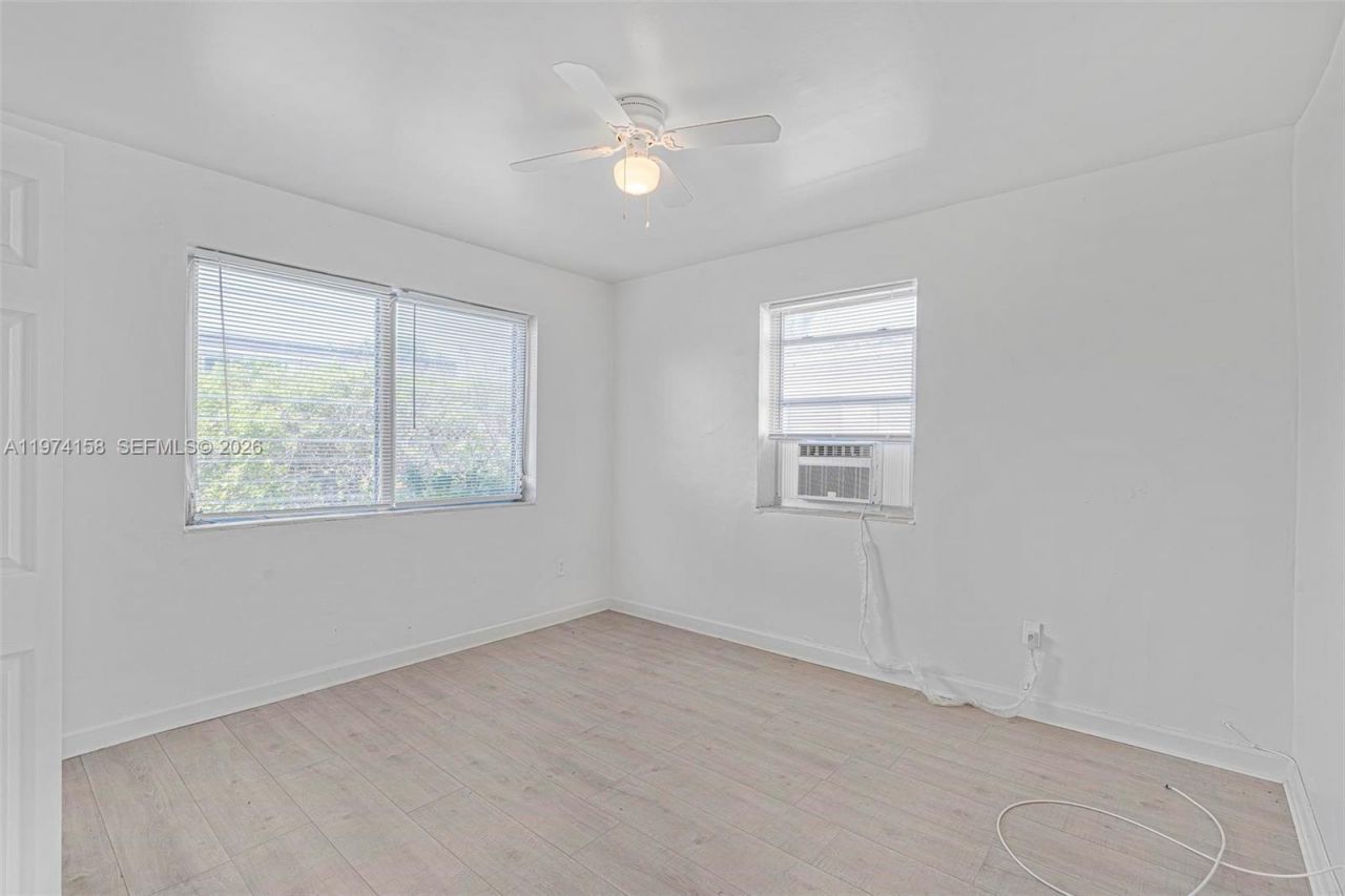 8031 Hawthorne Ave , Miami Beach, FL 33141 Photo