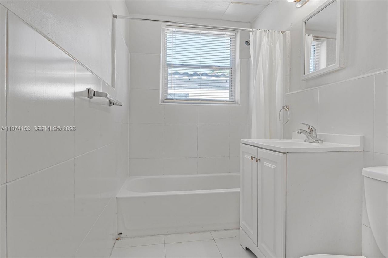 8031 Hawthorne Ave , Miami Beach, FL 33141 Photo