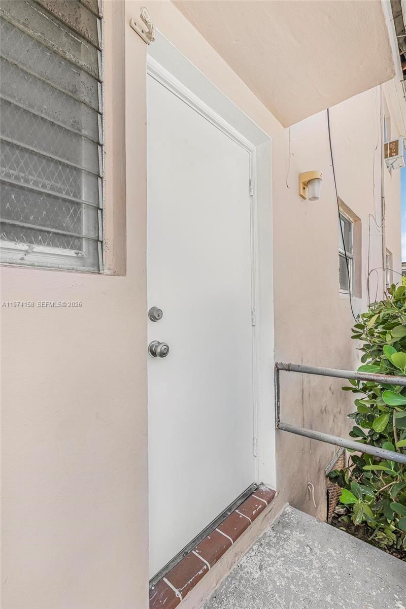 8031 Hawthorne Ave , Miami Beach, FL 33141 Photo