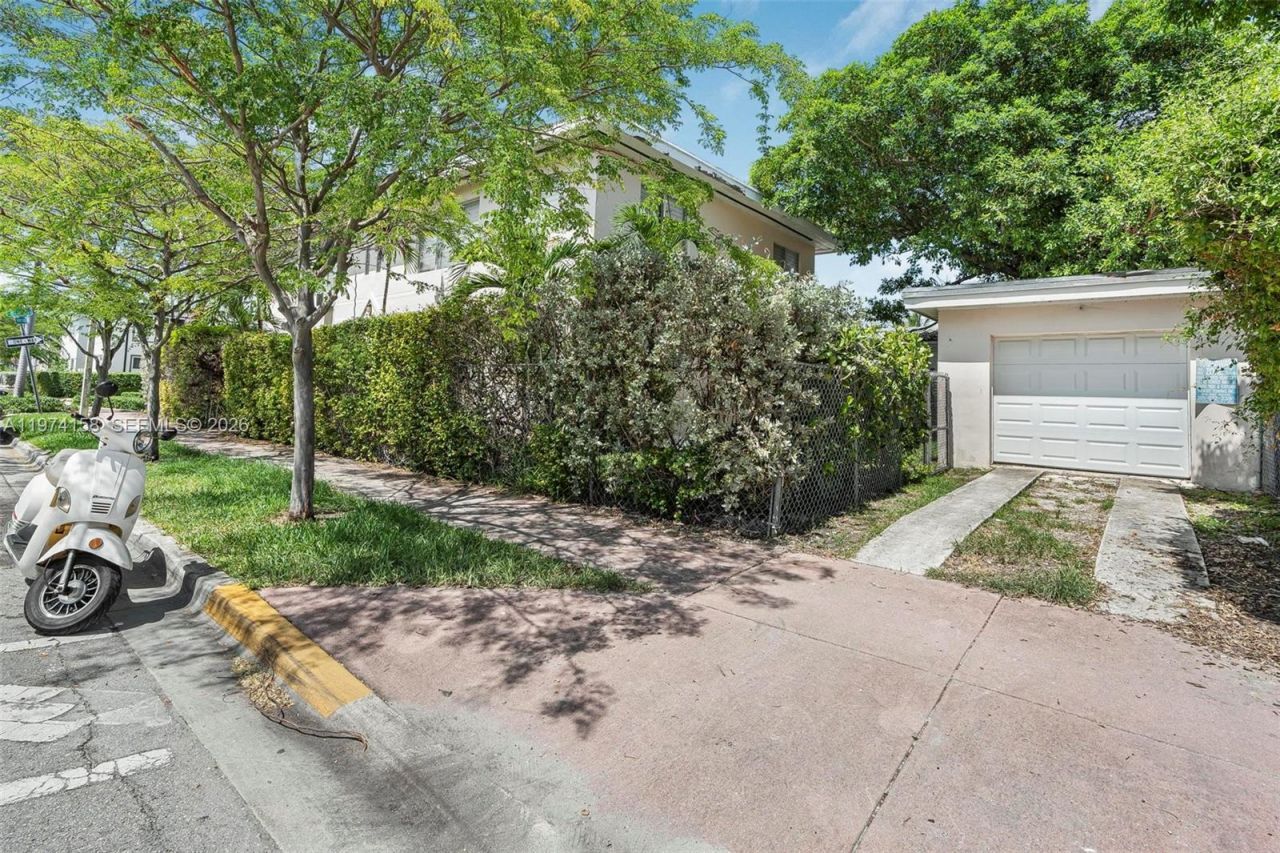 8031 Hawthorne Ave , Miami Beach, FL 33141 Photo