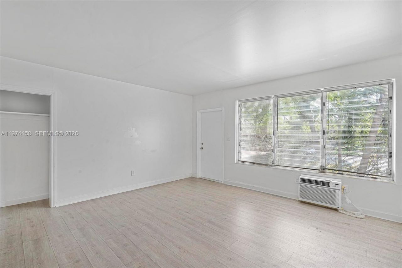 8031 Hawthorne Ave , Miami Beach, FL 33141 Photo