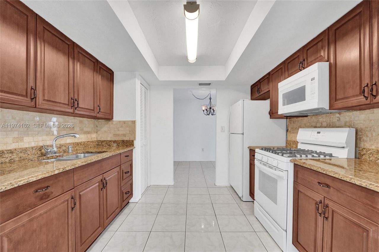 2161 NW 73rd Ave, Sunrise, FL 33313 Photo