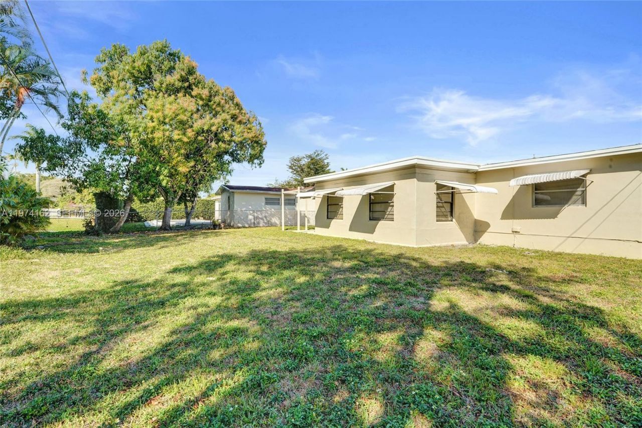 2161 NW 73rd Ave, Sunrise, FL 33313 Photo