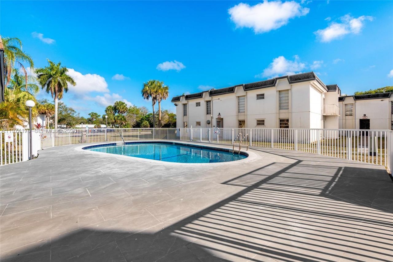 7256 SW 94th Pl, Unit A8, Miami, FL 33173 Photo