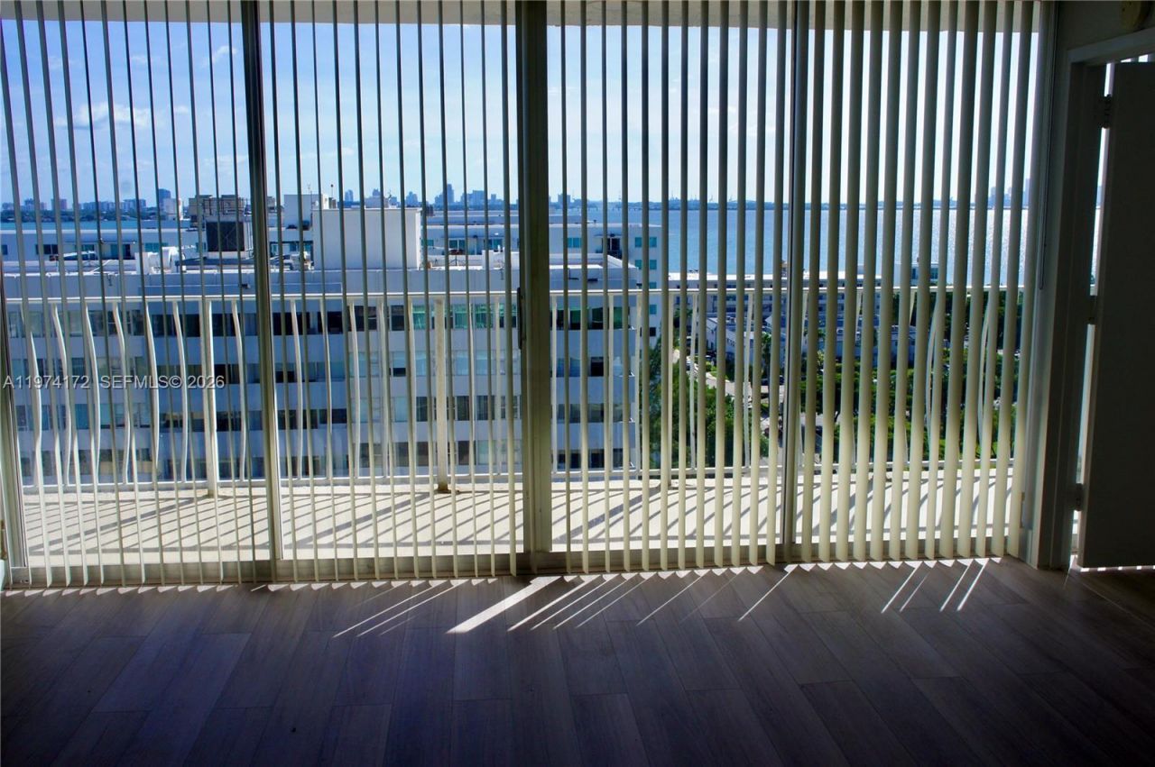 7601 E Treasure Dr, Unit 1406, North Bay Village, FL 33141 Photo