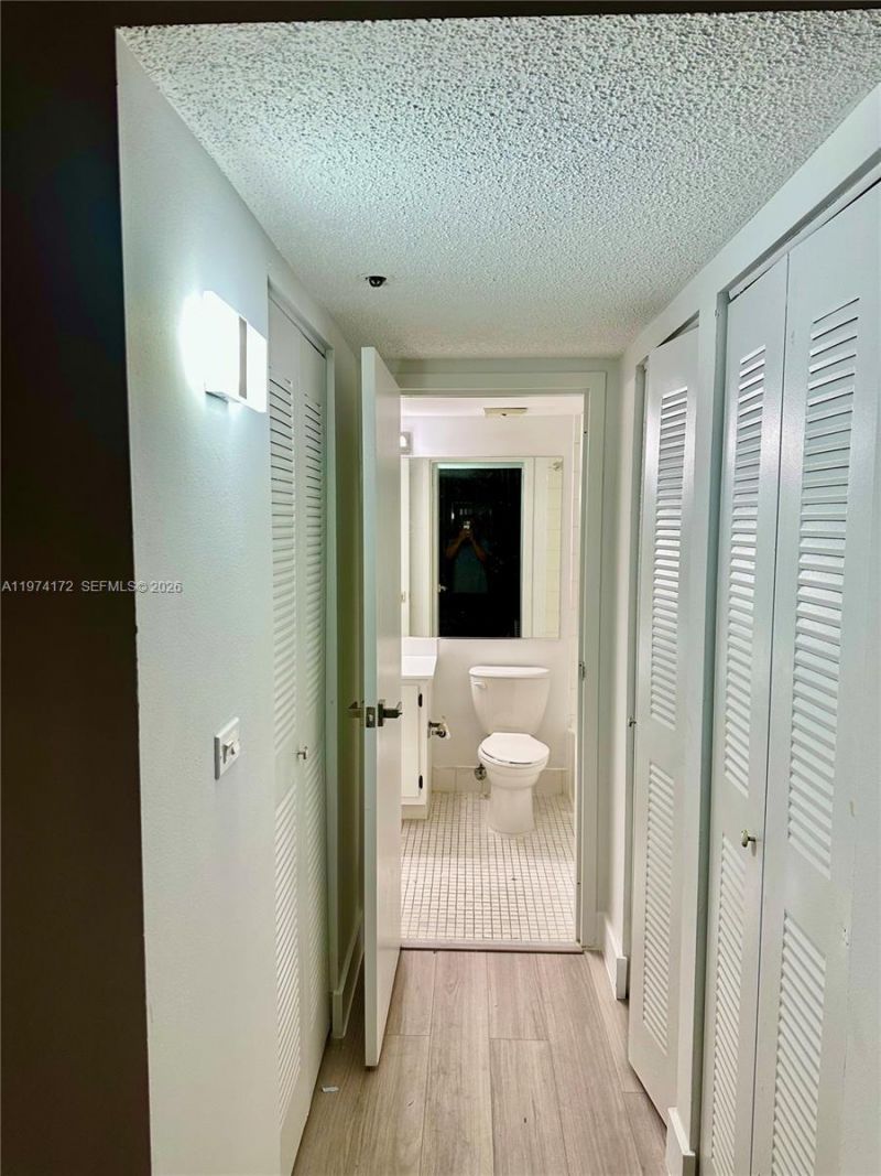 7601 E Treasure Dr, Unit 1406, North Bay Village, FL 33141 Photo