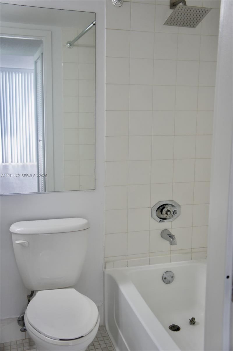 7601 E Treasure Dr, Unit 1406, North Bay Village, FL 33141 Photo