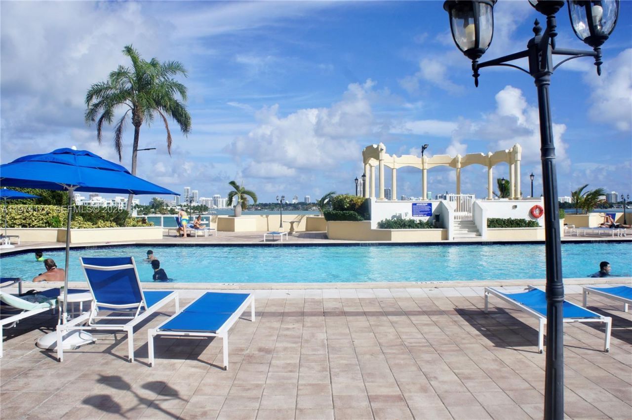 7601 E Treasure Dr, Unit 1406, North Bay Village, FL 33141 Photo