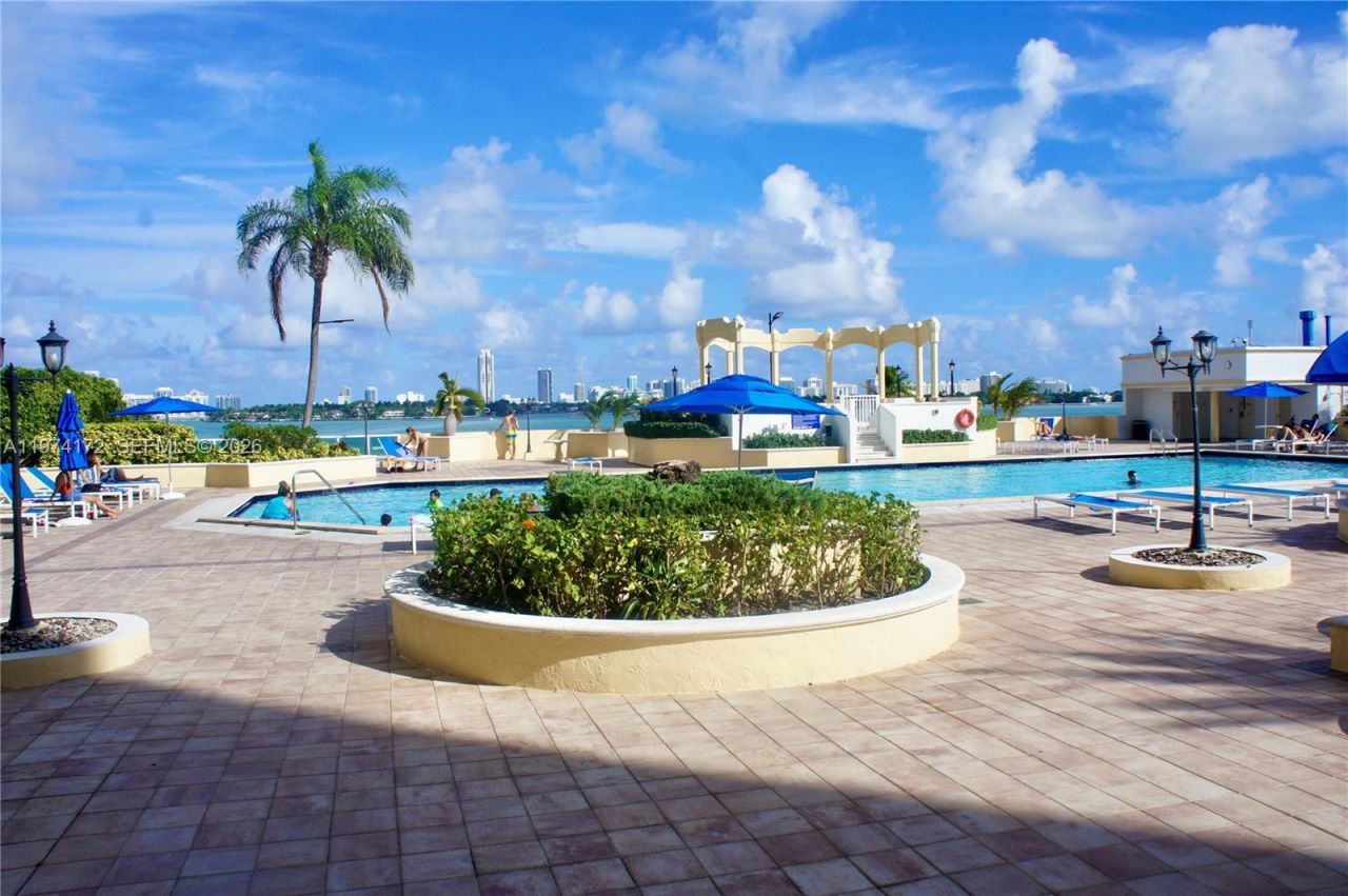 7601 E Treasure Dr, Unit 1406, North Bay Village, FL 33141 Photo