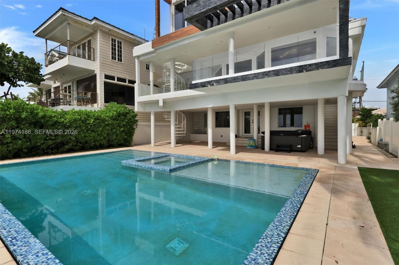 3036 N Atlantic Blvd, Fort Lauderdale, FL 33308 Photo