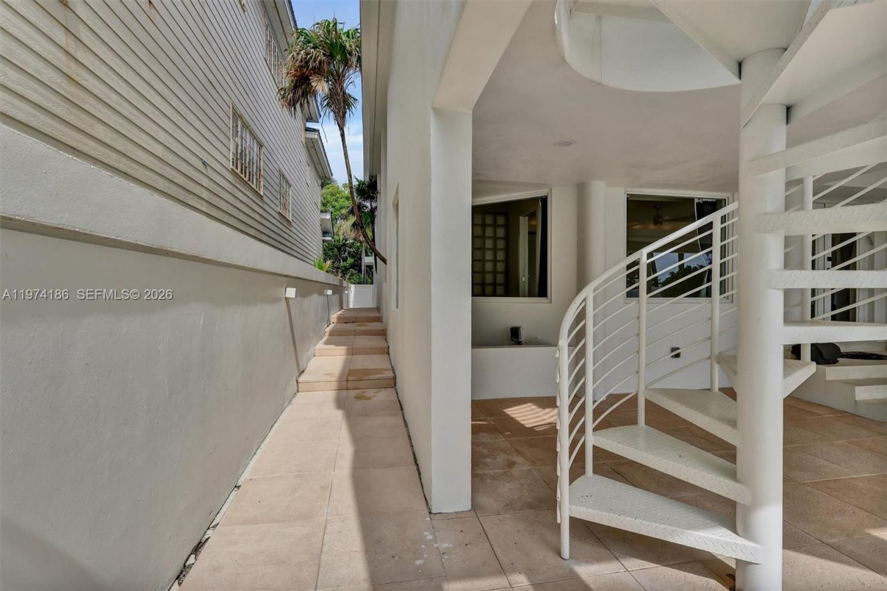 3036 N Atlantic Blvd, Fort Lauderdale, FL 33308 Photo