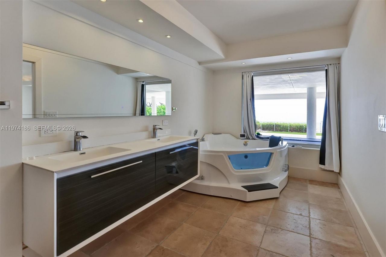 3036 N Atlantic Blvd, Fort Lauderdale, FL 33308 Photo