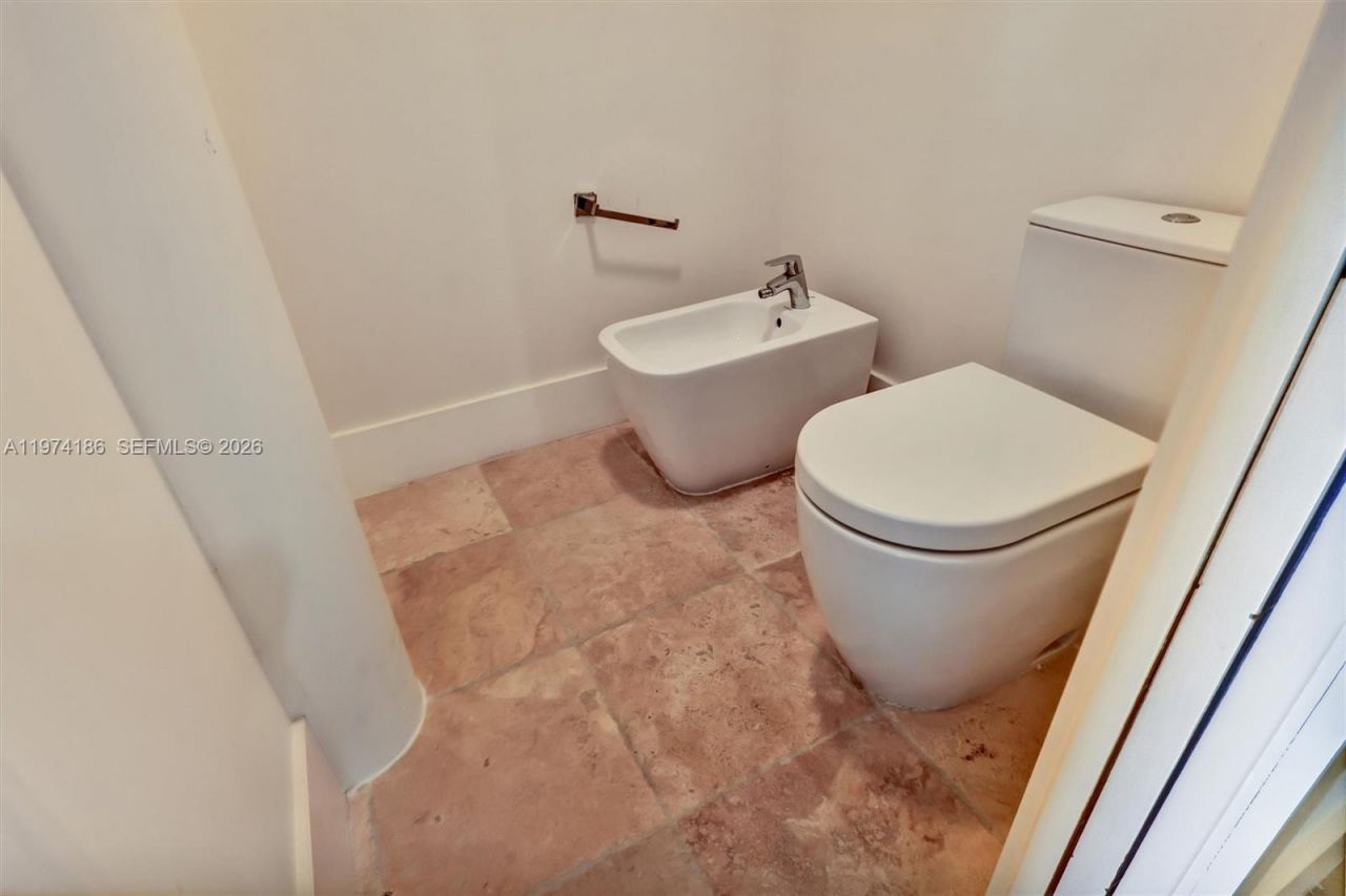 3036 N Atlantic Blvd, Fort Lauderdale, FL 33308 Photo