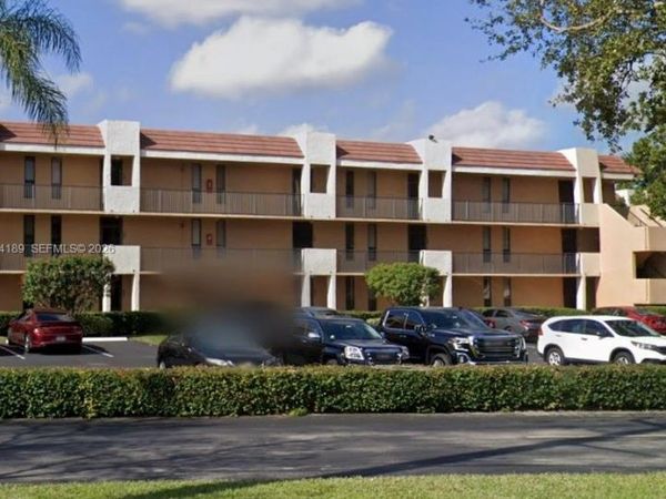 5920 Coral Lake Dr, Unit 208, Margate, FL 33063