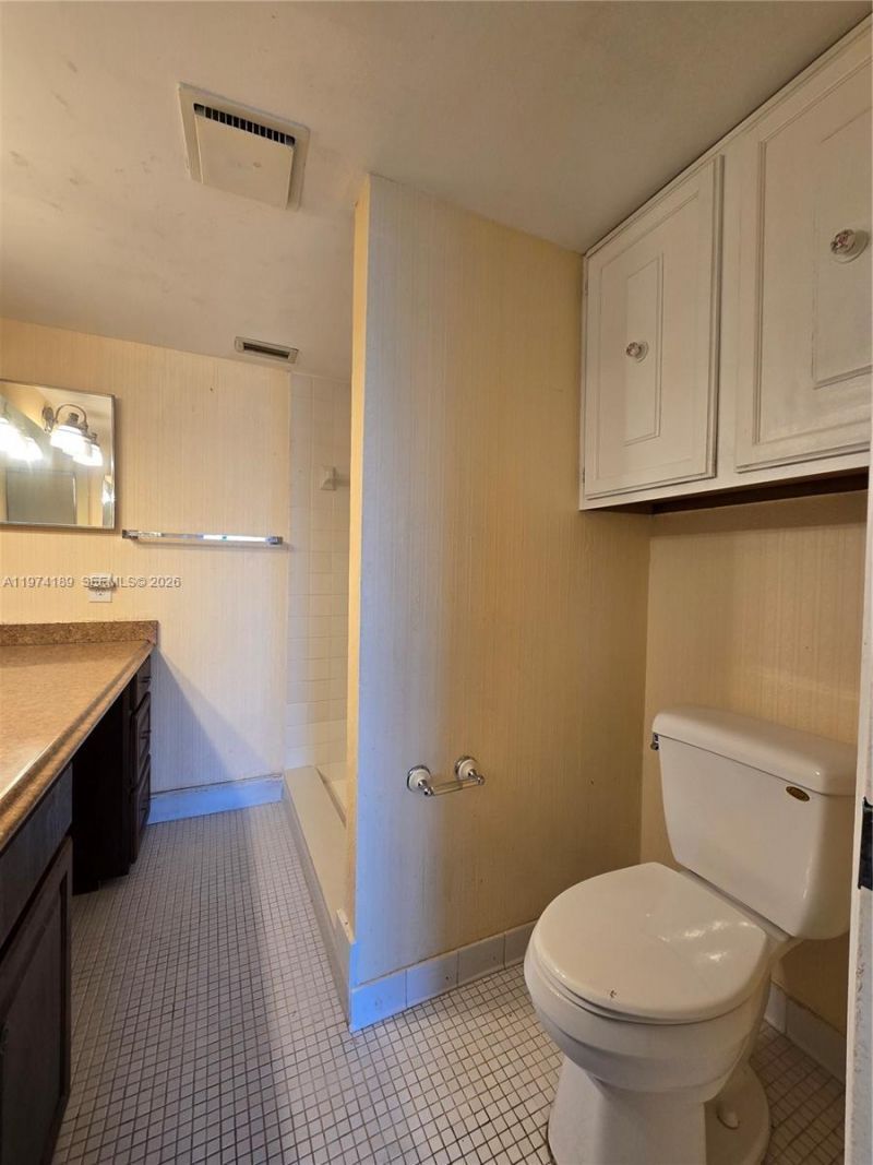 5920 Coral Lake Dr, Unit 208, Margate, FL 33063 Photo