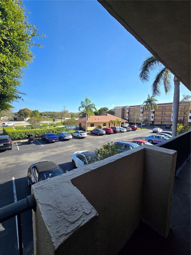 5920 Coral Lake Dr, Unit 208, Margate, FL 33063 Photo