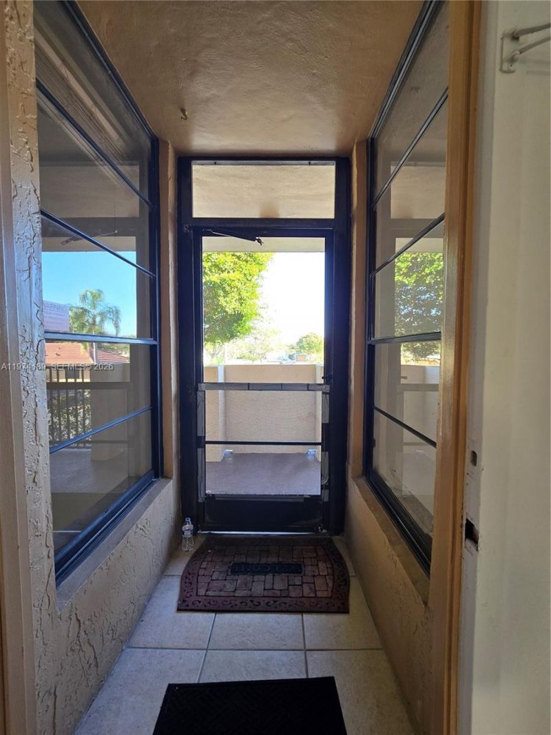 5920 Coral Lake Dr, Unit 208, Margate, FL 33063 Photo