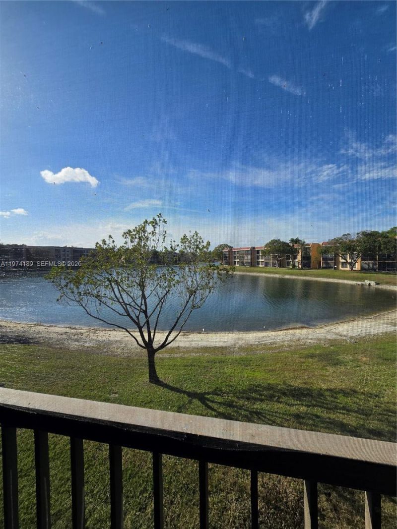 5920 Coral Lake Dr, Unit 208, Margate, FL 33063 Photo