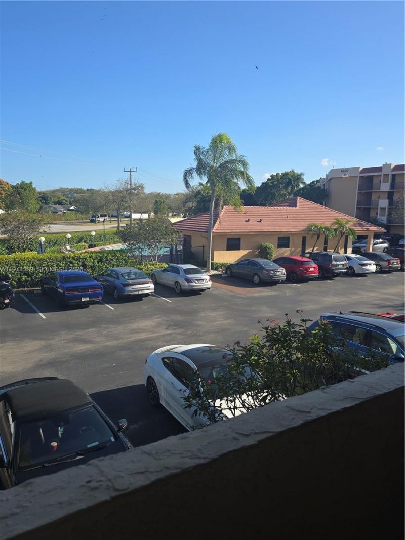 5920 Coral Lake Dr, Unit 208, Margate, FL 33063 Photo