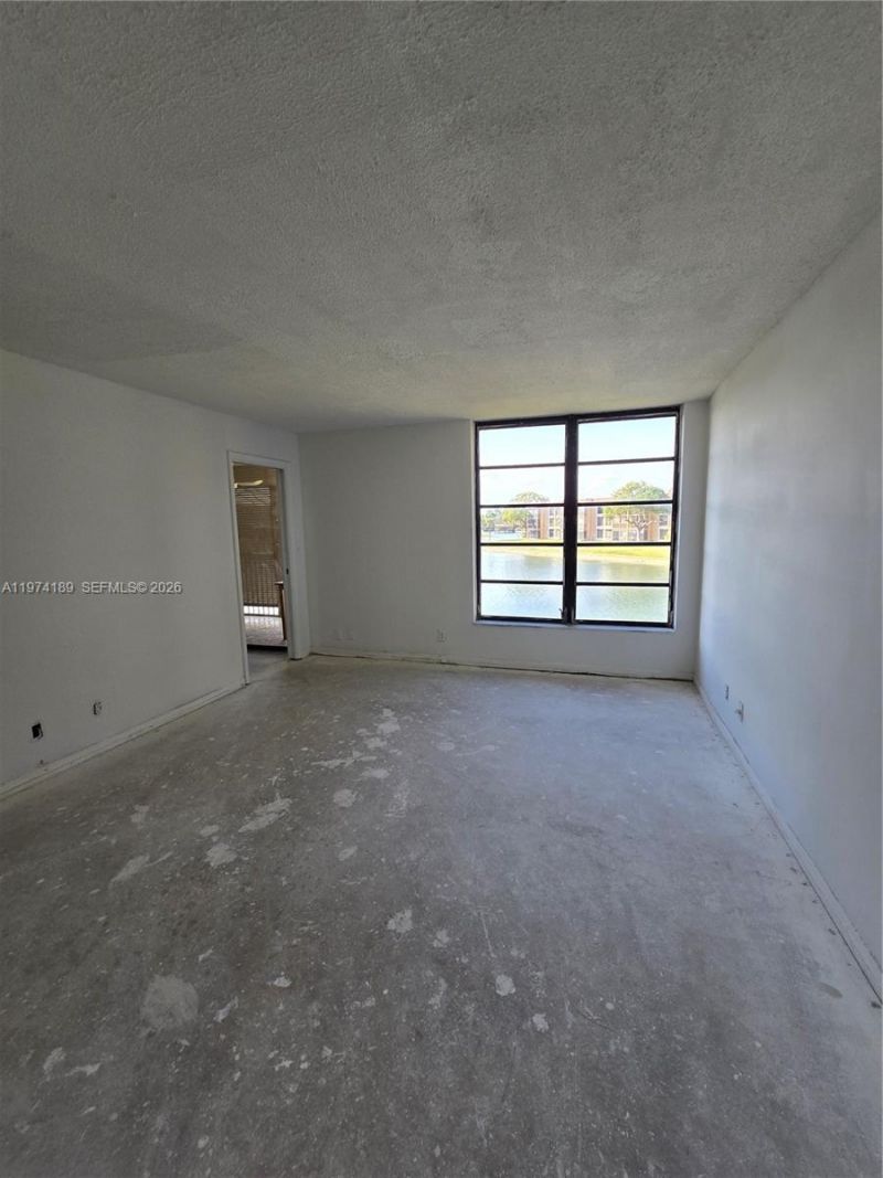 5920 Coral Lake Dr, Unit 208, Margate, FL 33063 Photo