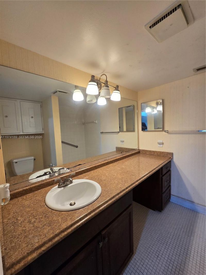 5920 Coral Lake Dr, Unit 208, Margate, FL 33063 Photo