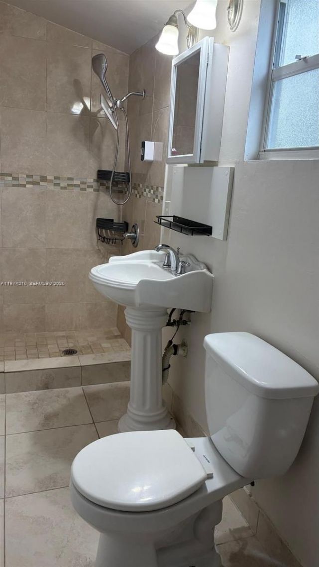 709 NW 1st St, Hallandale Beach, FL 33009 Photo