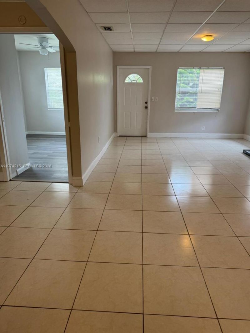 709 NW 1st St, Hallandale Beach, FL 33009 Photo