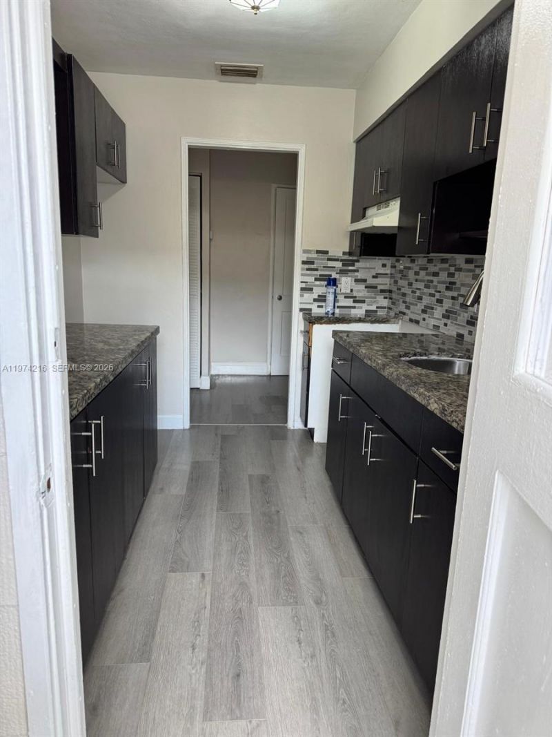 709 NW 1st St, Hallandale Beach, FL 33009 Photo