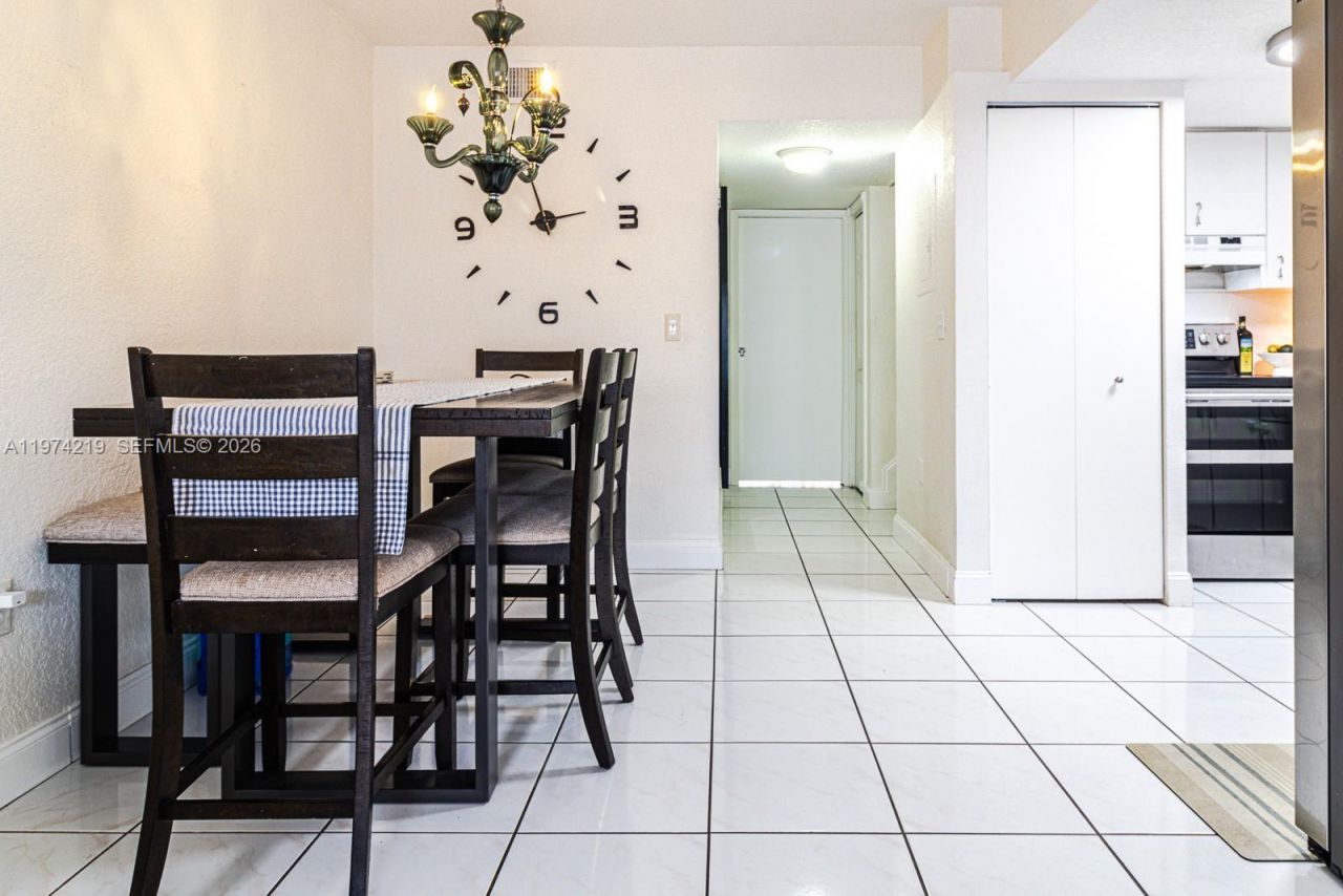 6926 NW 166th Ter , Unit 1302, Miami Lakes, FL 33014 Photo