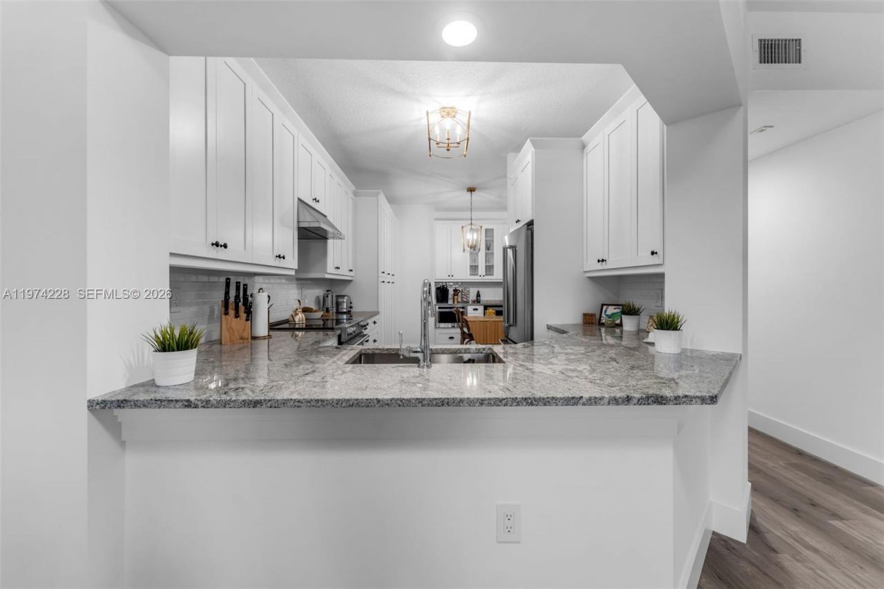 10730 NW 66th St, Unit 505, Doral, FL 33178 Photo