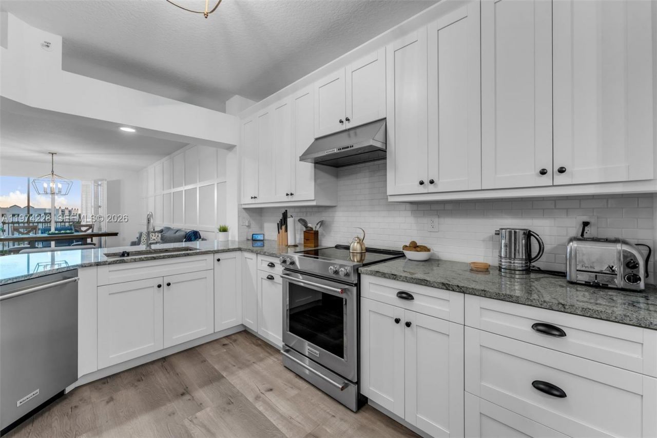 10730 NW 66th St, Unit 505, Doral, FL 33178 Photo